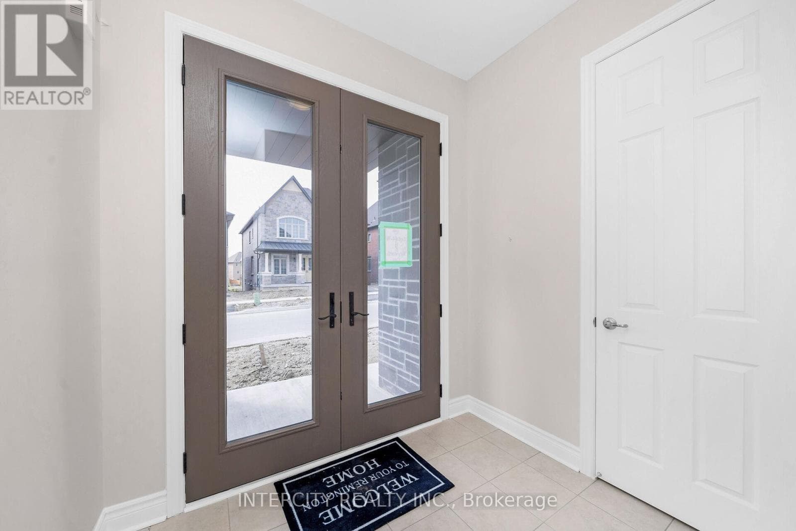 9 KEYWORTH CRESCENT photo 3