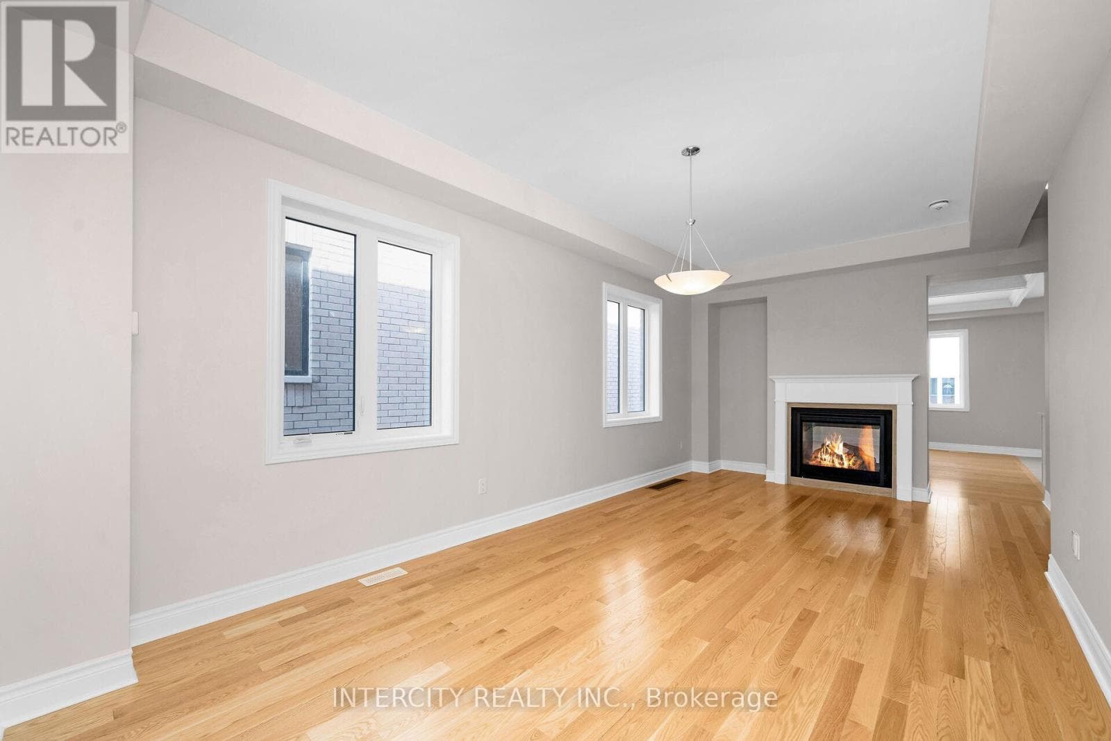 9 KEYWORTH CRESCENT photo 4