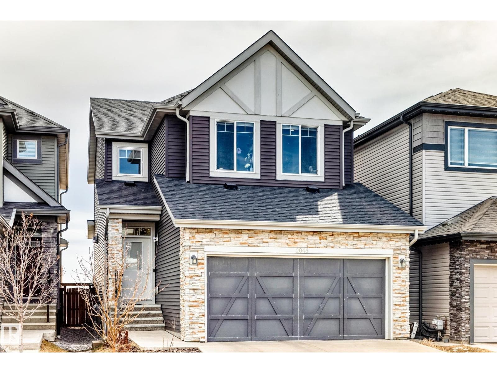 4 bed 4 bath single family at 2043 51 ST SW — $569,900