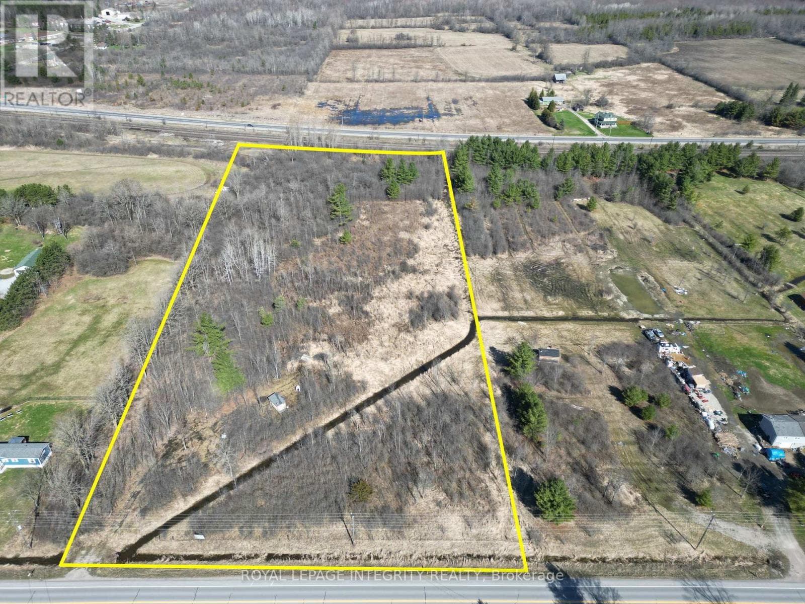 810 CHRISTIE LAKE ROAD photo 2