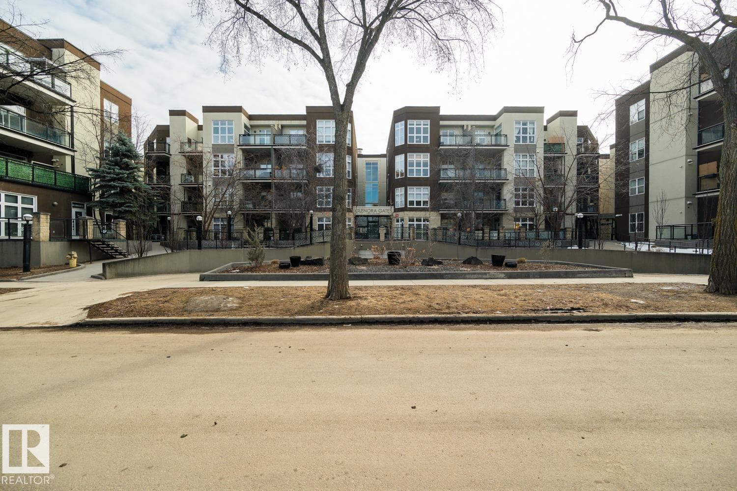 #324 10407 122 ST NW