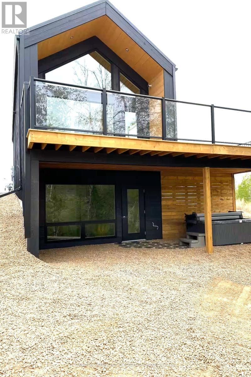 6 MOKI BAY photo 4