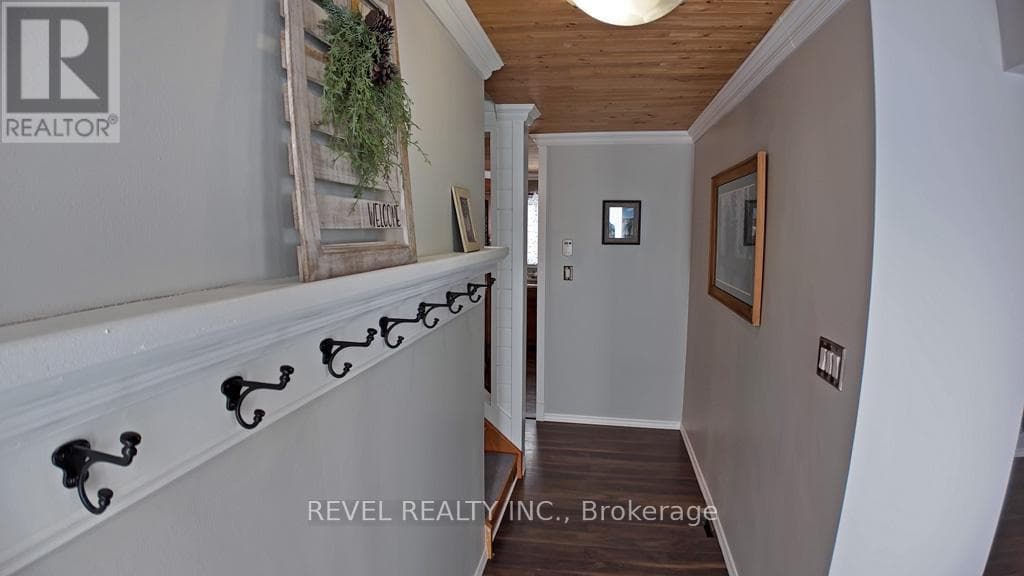 490 MARION STREET photo 5