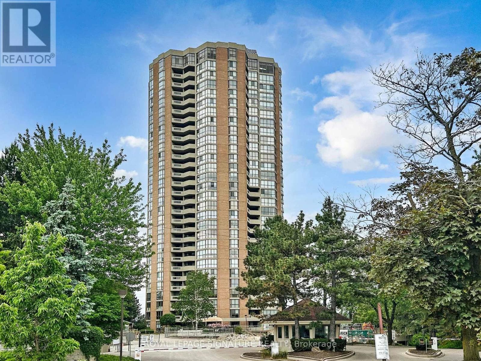 3 bed 2 bath single family at 1001 - 85 SKYMARK DRIVE — $888,000