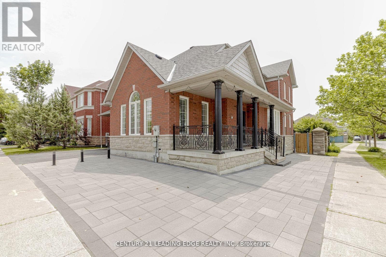 15 ALDEN SQUARE photo 3