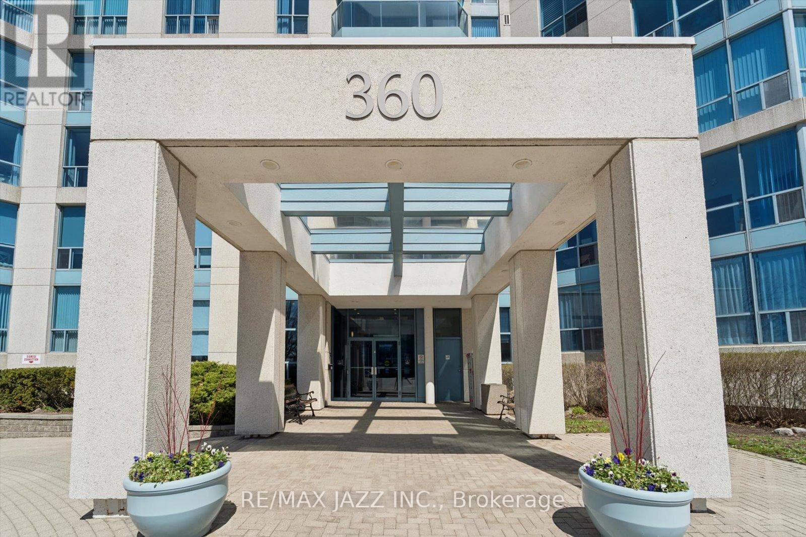 1112 - 360 WATSON STREET W photo 2
