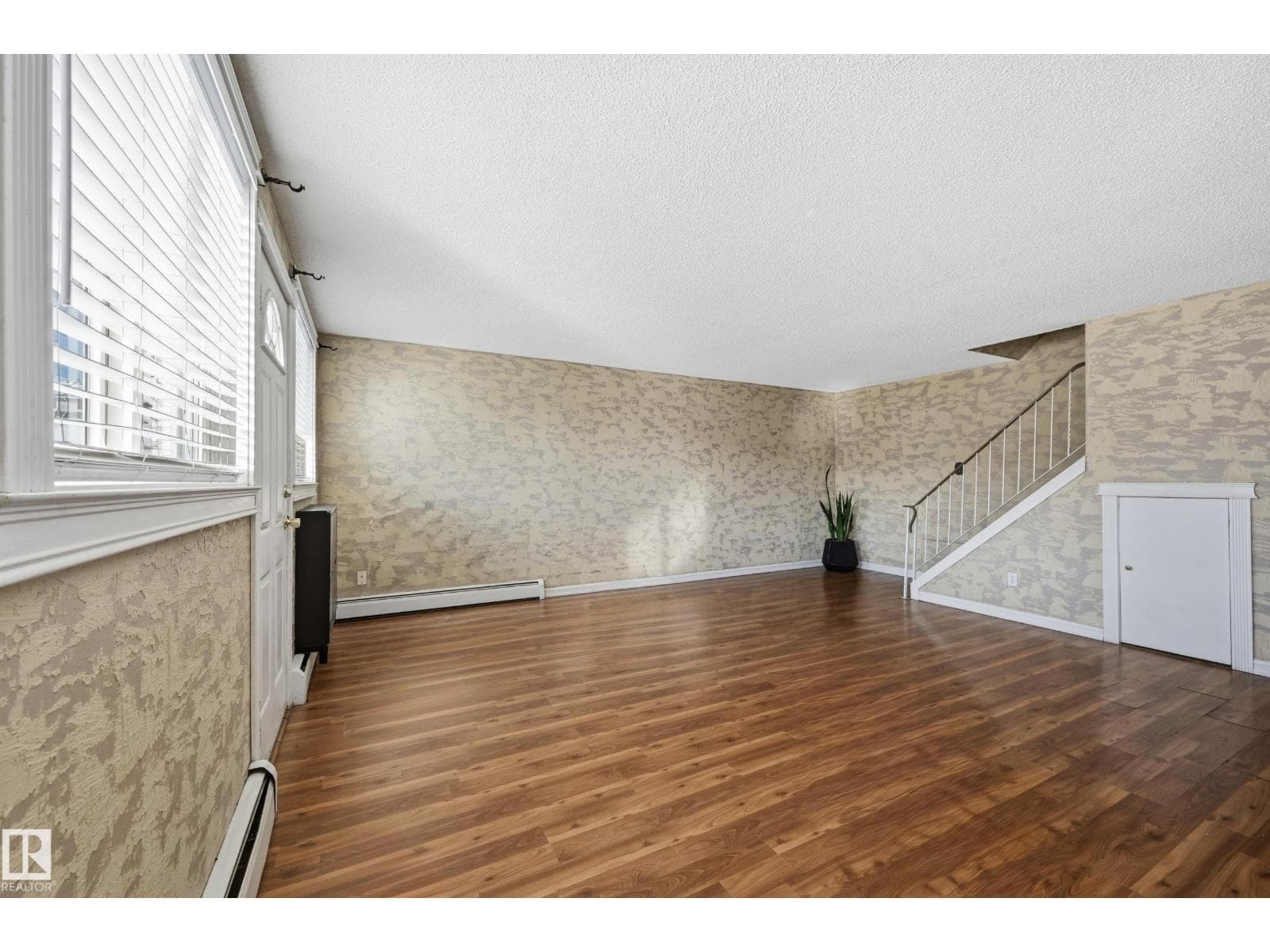 #109 14530 52 ST NW photo 5