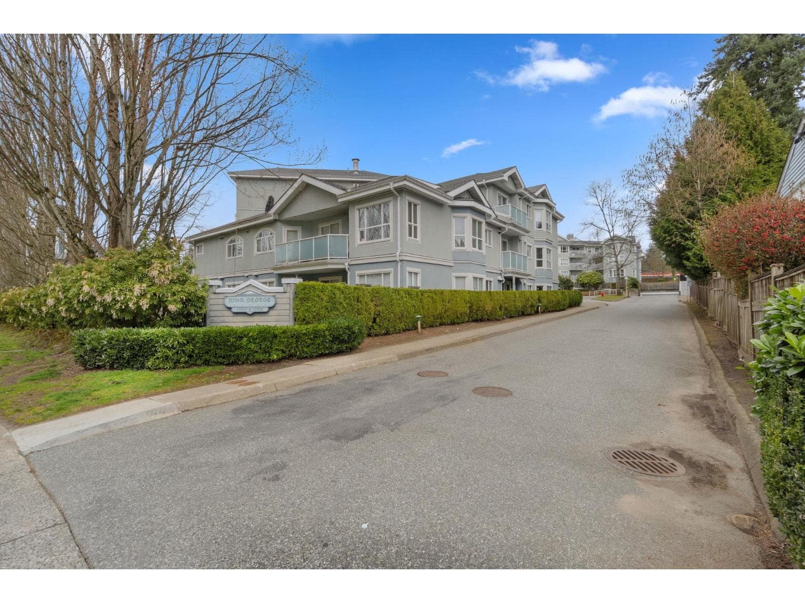 405 13955 LAUREL DRIVE photo 3