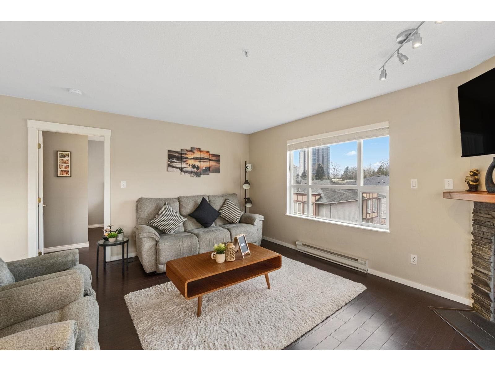 405 13955 LAUREL DRIVE photo 5