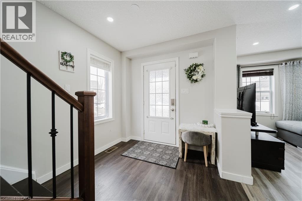 214 SNYDERS Road E Unit# 2 photo 3