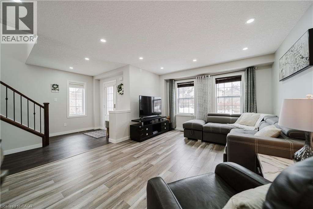 214 SNYDERS Road E Unit# 2 photo 5