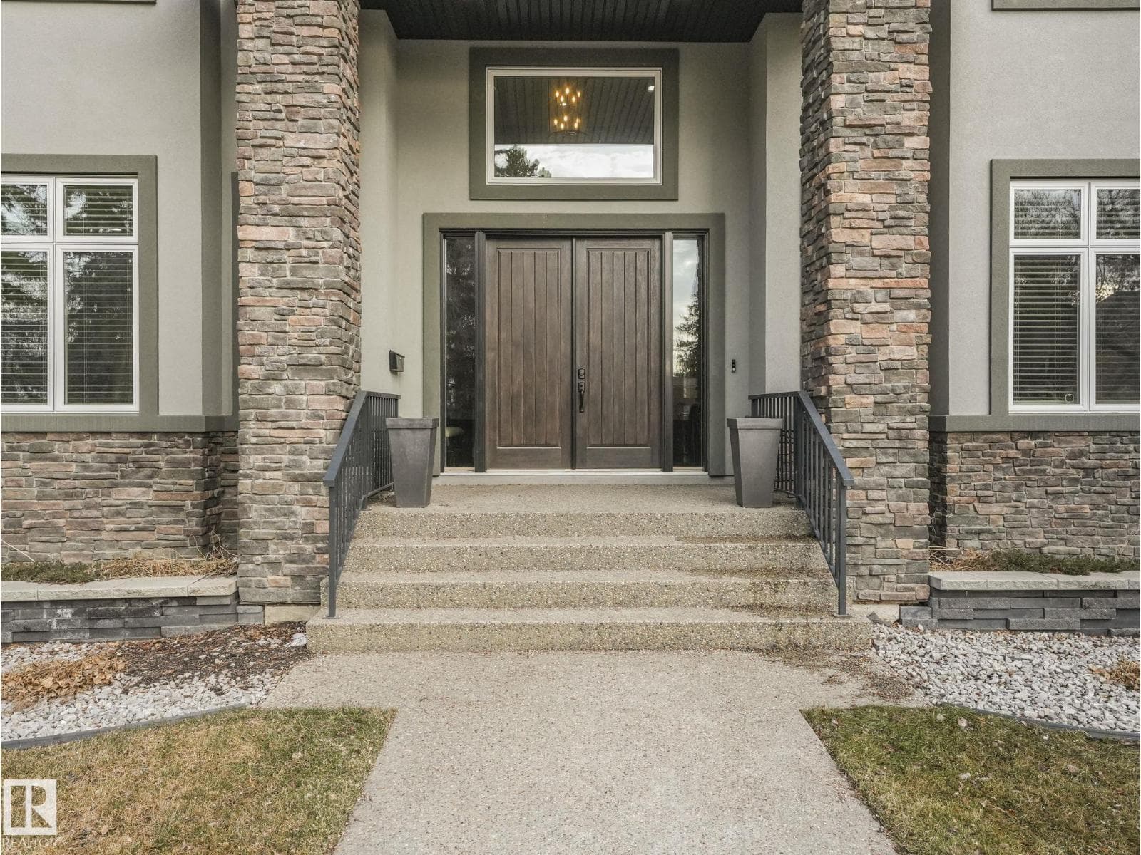 8927 120 ST NW photo 3