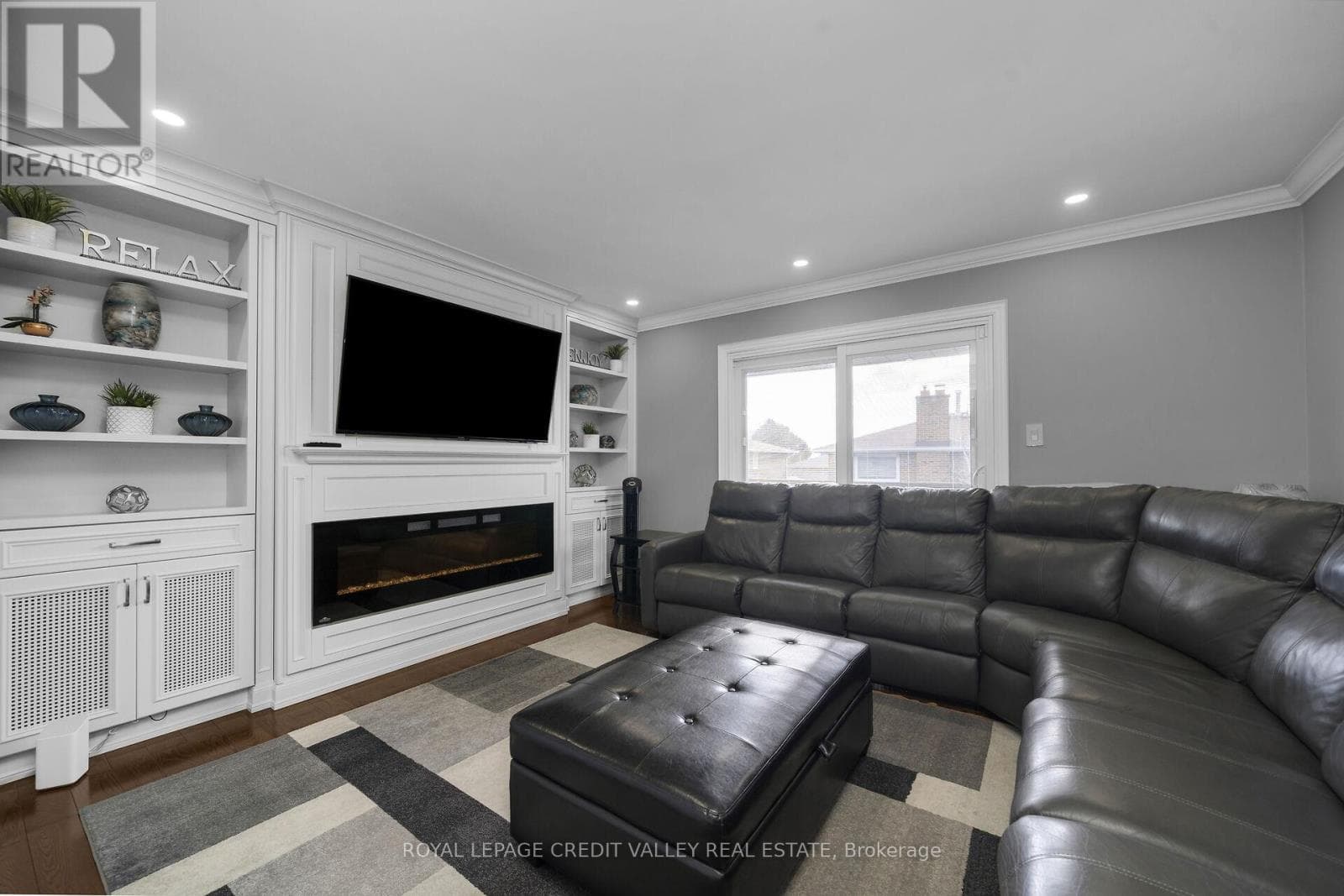 49 PRINCETON TERRACE photo 4