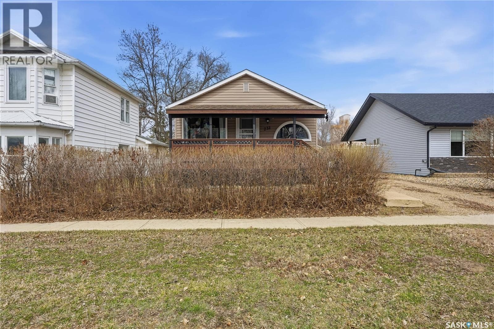 231 5th AVENUE W