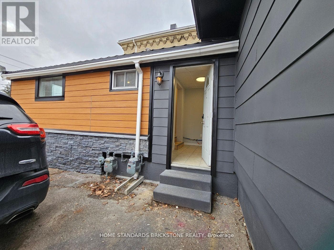 14110 BEMONT ROAD E photo 3