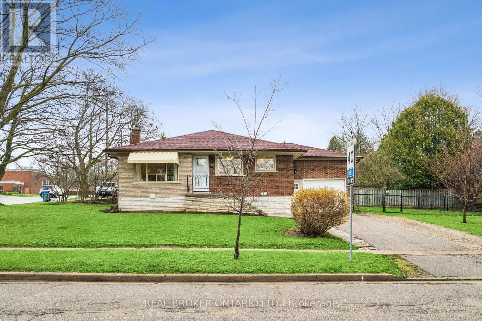 5 bed 2 bath single family at 23 KNIGHTSWOOD BOULEVARD — $779,900