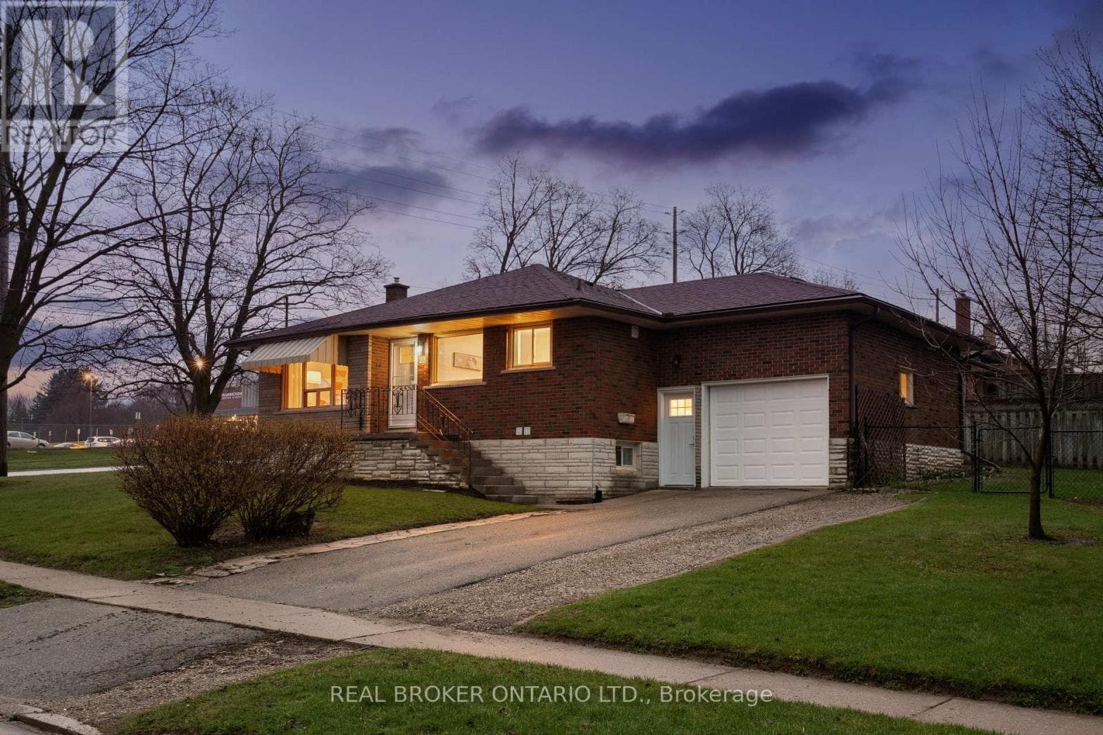 23 KNIGHTSWOOD BOULEVARD photo 2