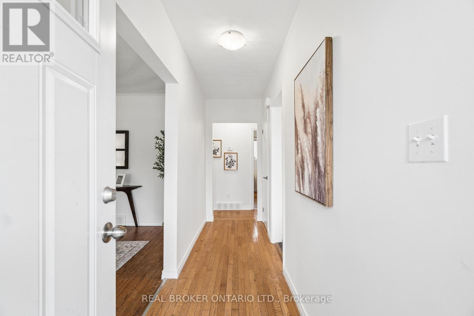 23 KNIGHTSWOOD BOULEVARD photo 4