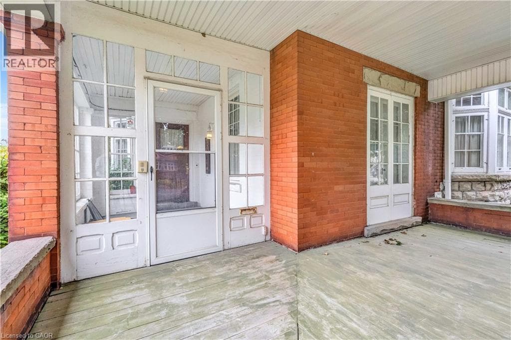 410 MAIN Street W photo 5