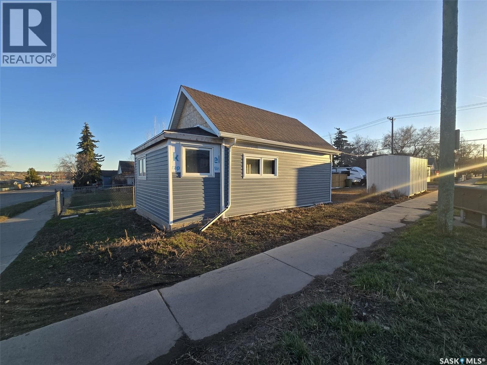 538 9th AVENUE NW — photo 3
