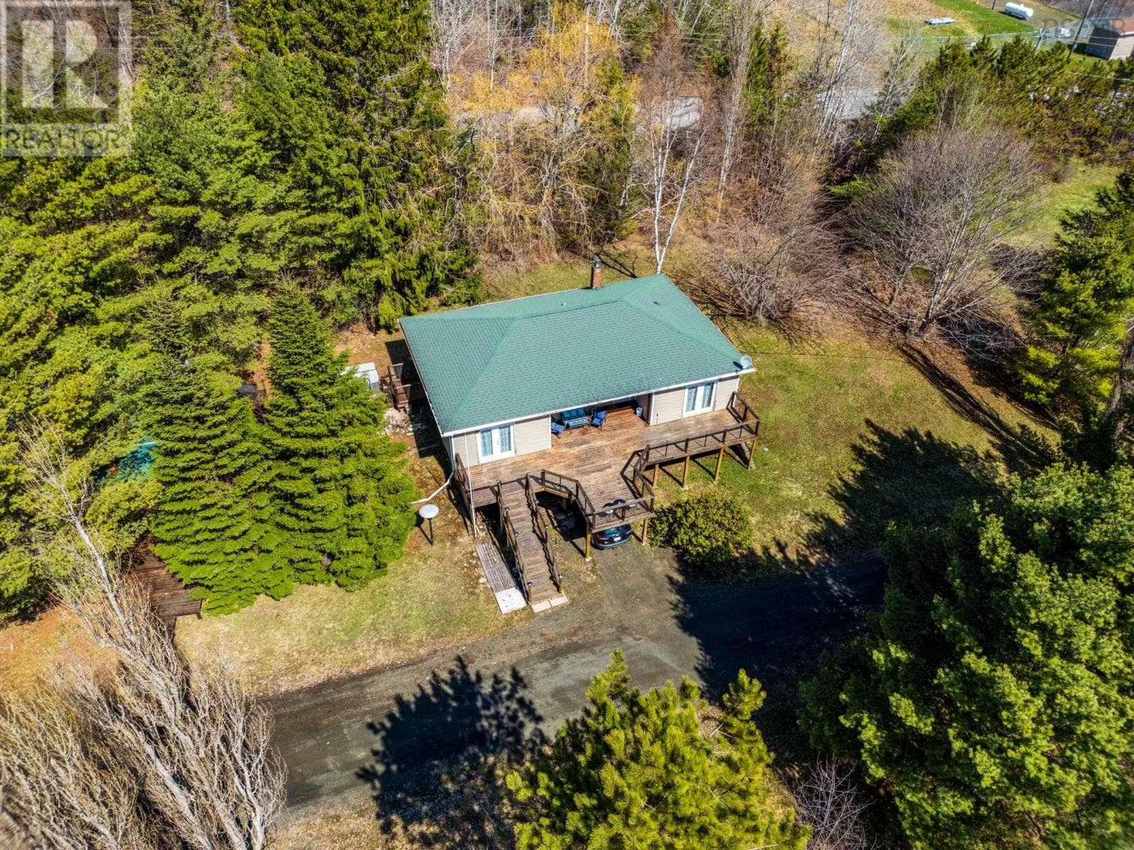 663 Hampton Mountain Road photo 2