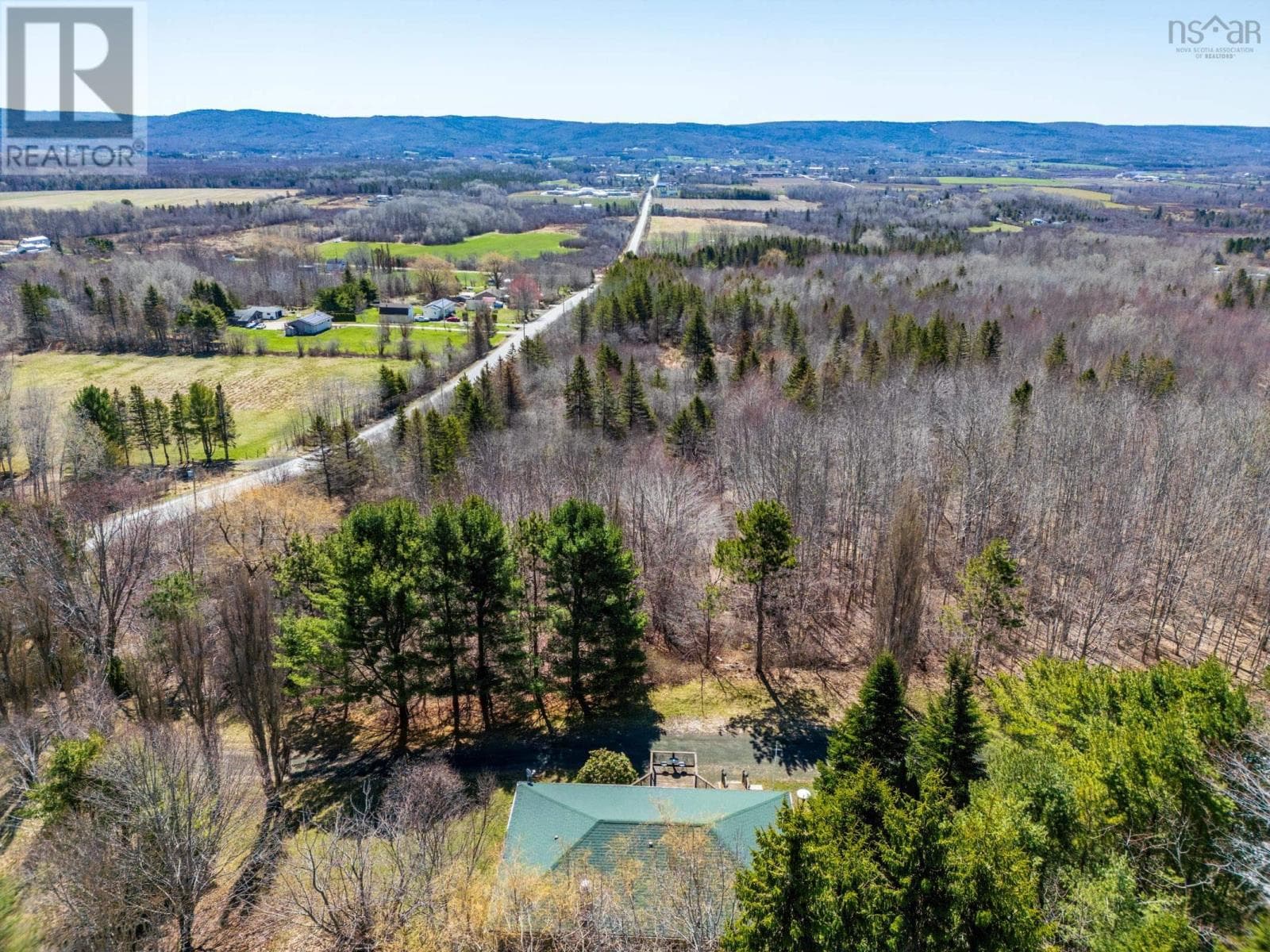663 Hampton Mountain Road photo 3