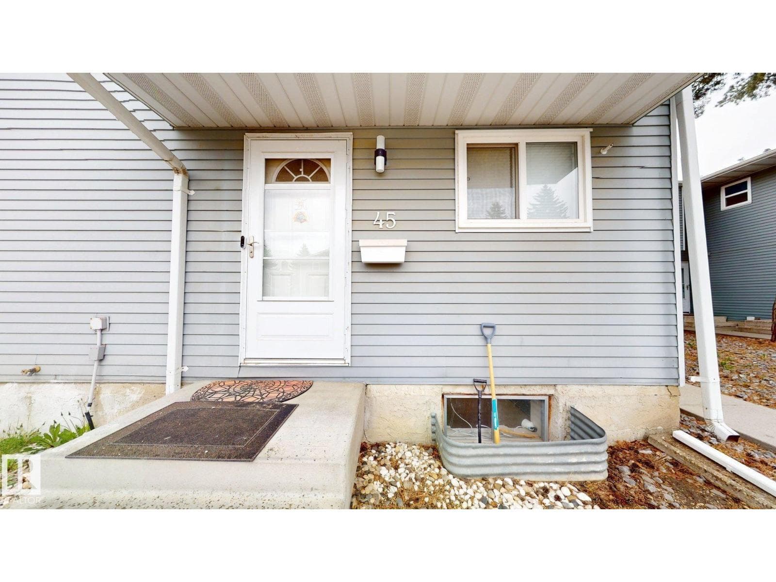 #45 4403 RIVERBEND RD NW photo 3