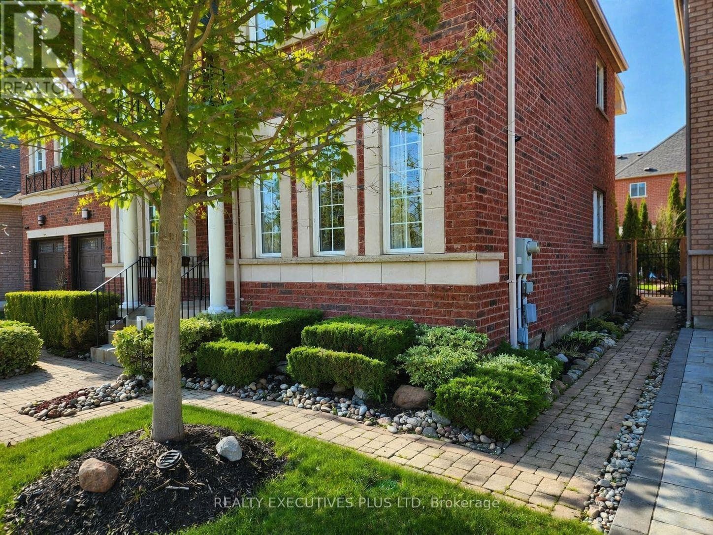 46 WILLIAMSON DRIVE W photo 4