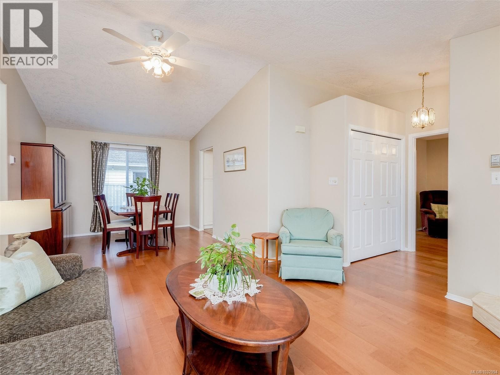 13 Eagle Lane photo 5