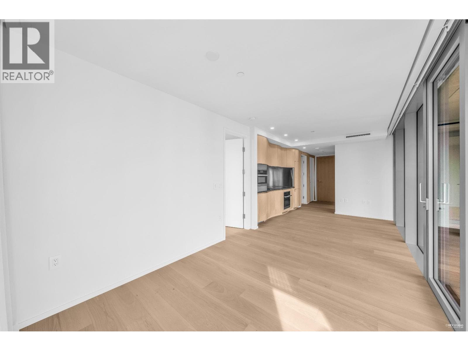 2203 1568 ALBERNI STREET photo 3