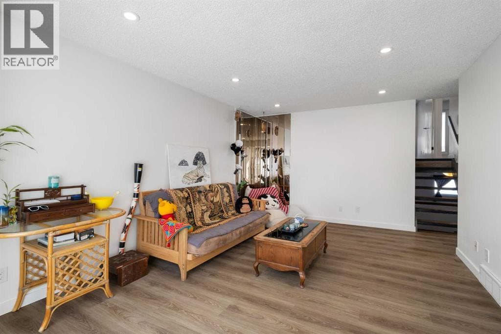 95 Beddington Way NE photo 5