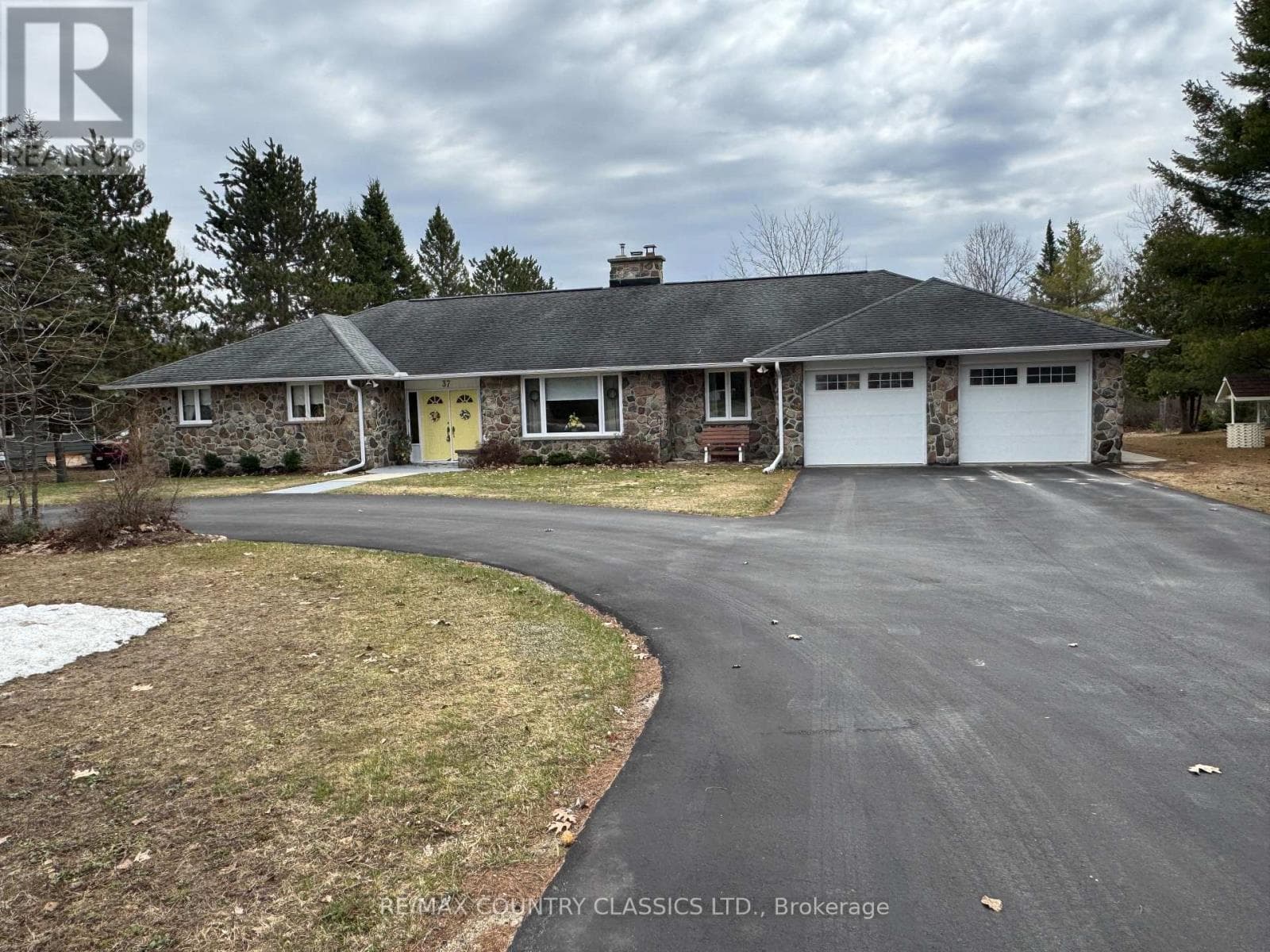 37 GOLFVIEW DRIVE photo 2