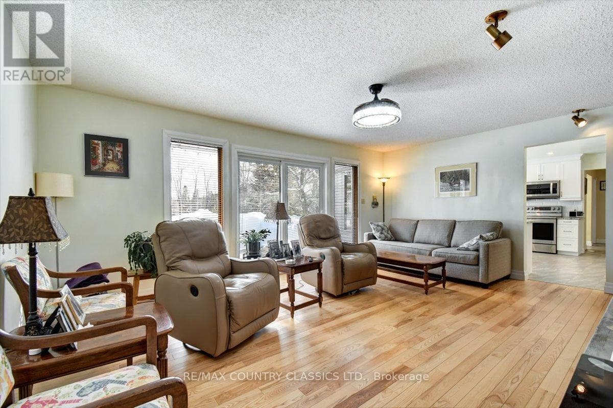 37 GOLFVIEW DRIVE photo 4