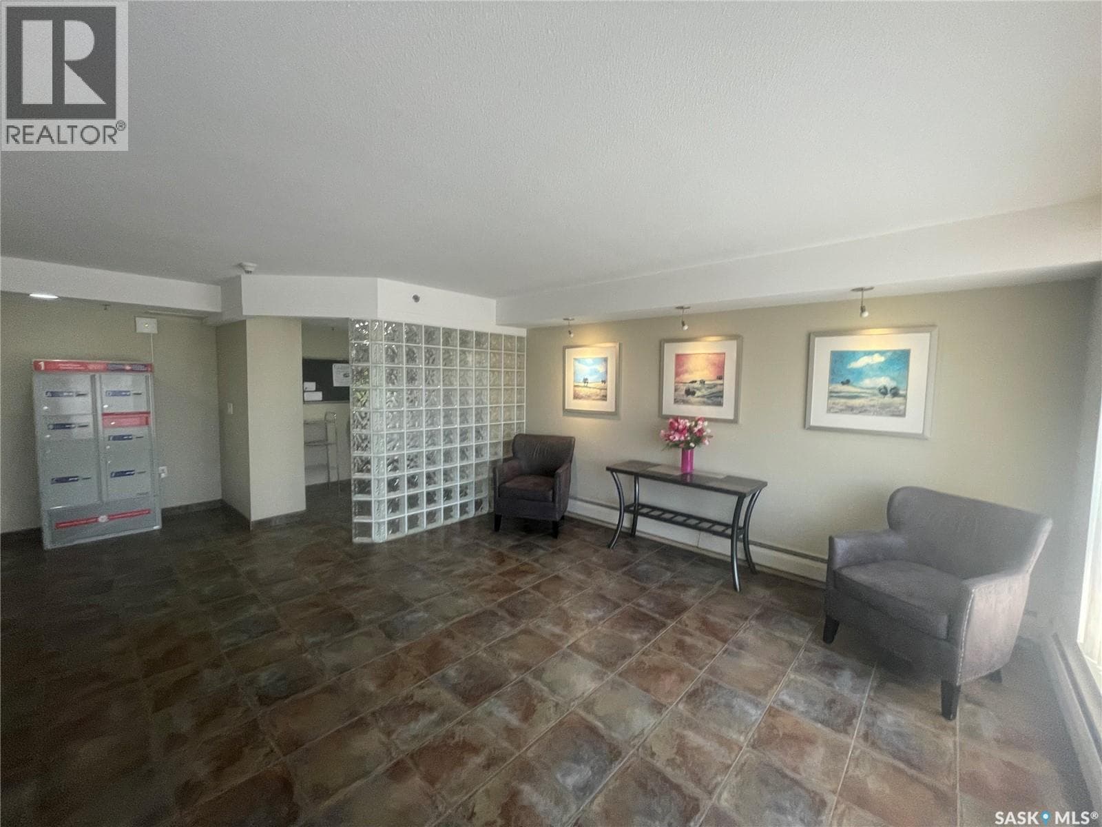 604 2221 ADELAIDE STREET — photo 3