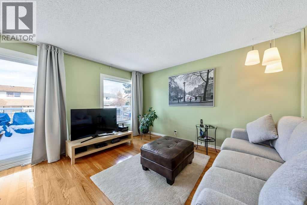 50 Cedarwood Rise SW photo 3