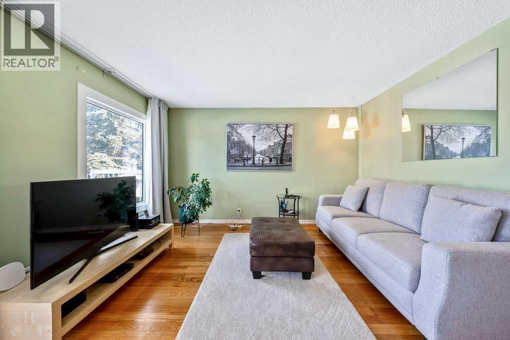 50 Cedarwood Rise SW photo 5