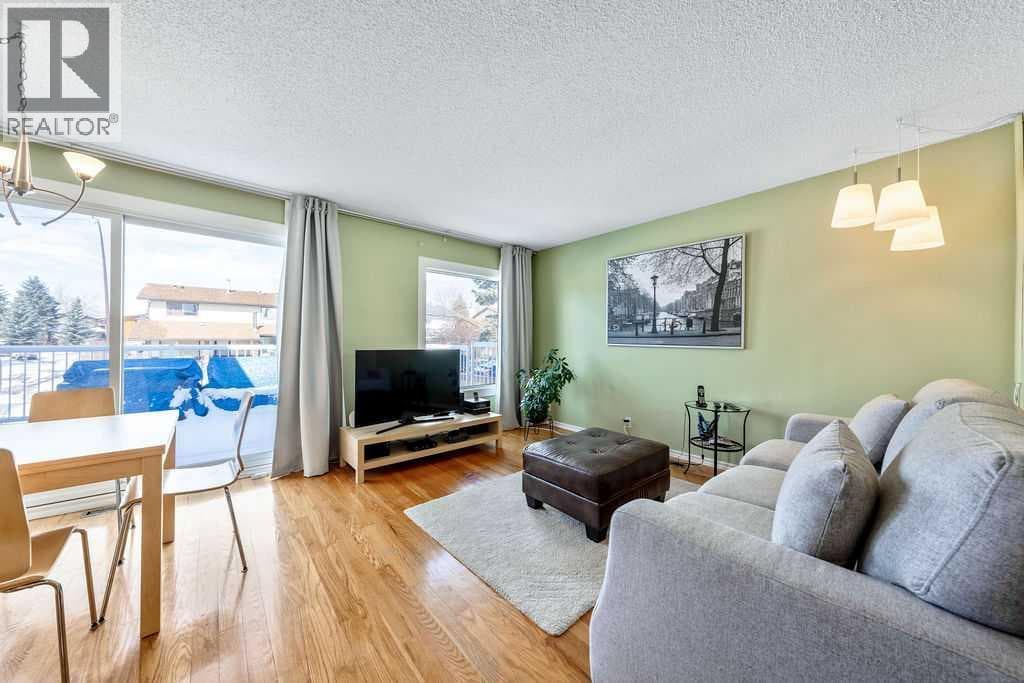 50 Cedarwood Rise SW photo 4