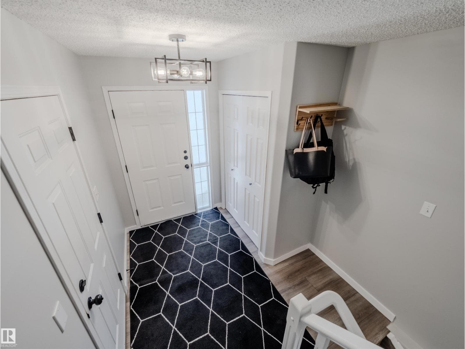 #18 64 BLACKBURN SW photo 3