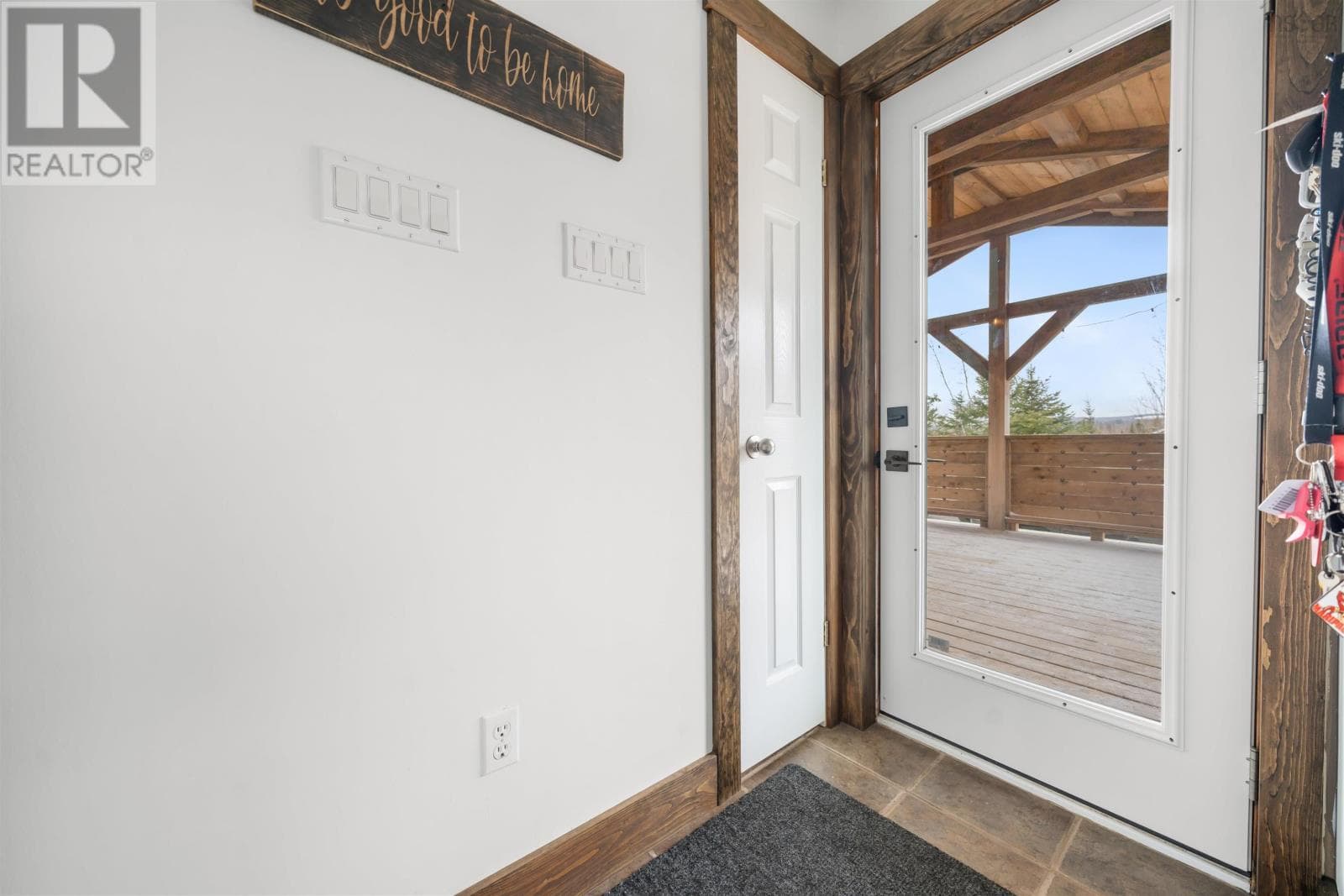 157 Pleasant Drive photo 2