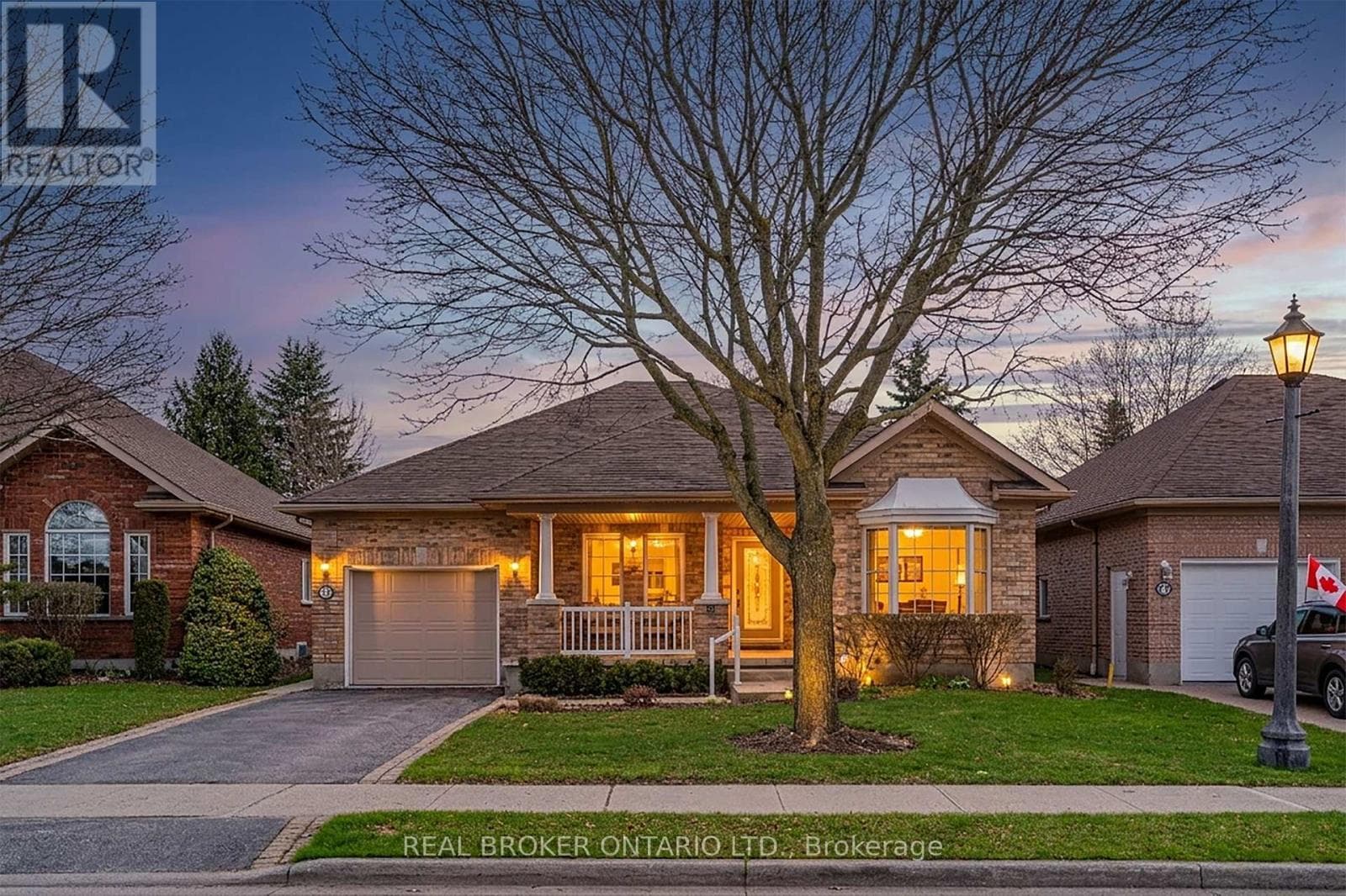 4 bed 4 bath single family at 17 PARKSIDE DRIVE — $924,900