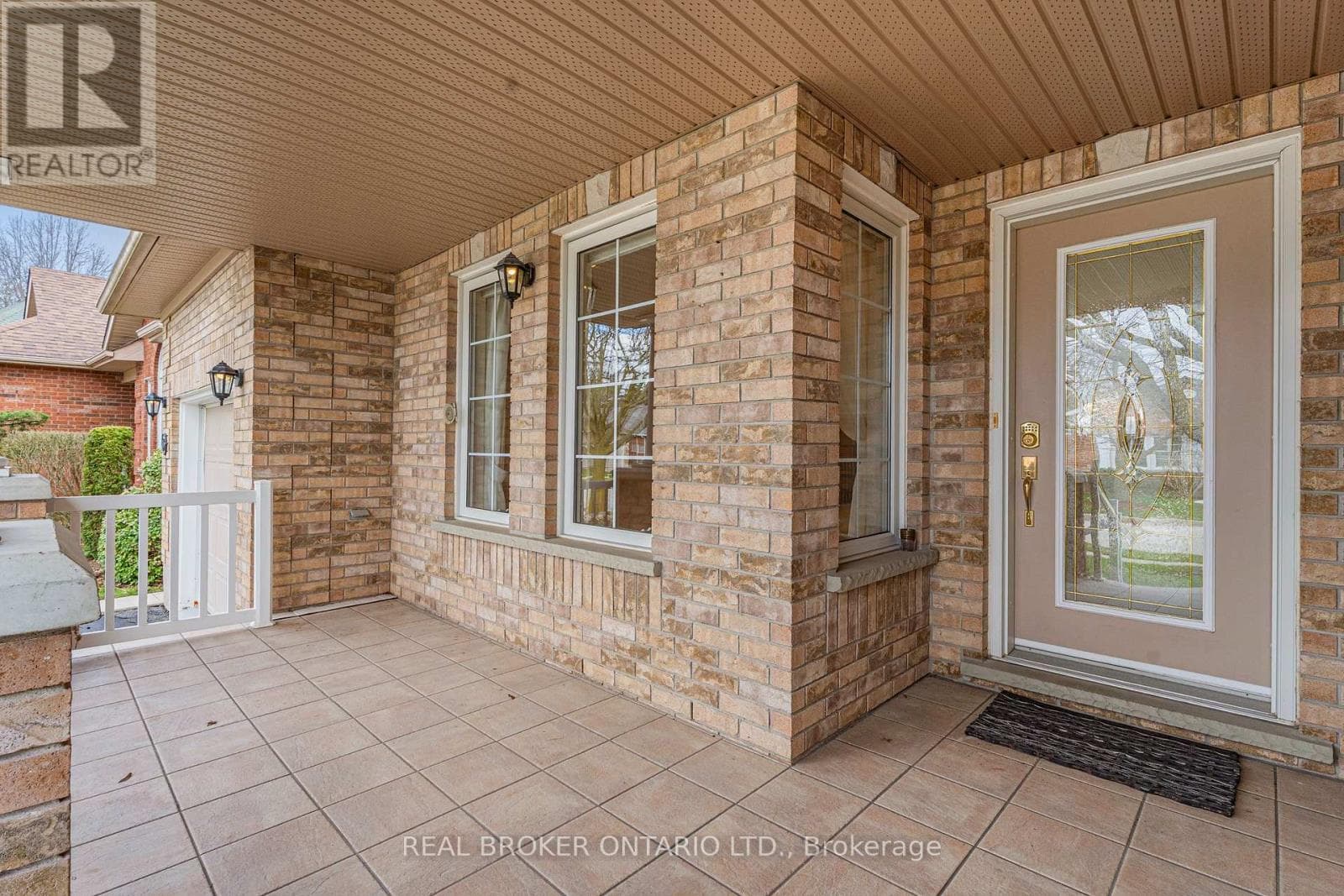 17 PARKSIDE DRIVE photo 3