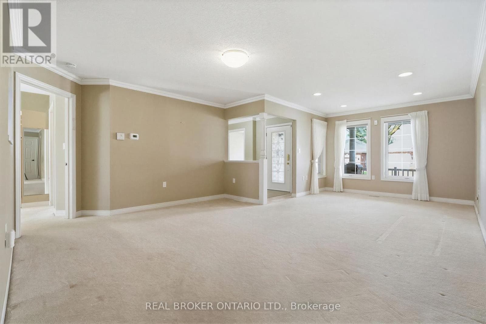 17 PARKSIDE DRIVE photo 4