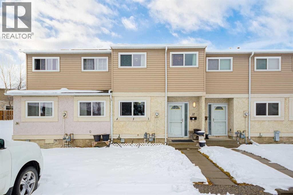 3 bed 2 bath single family at 37, 5520 1 Avenue SE — $319,800