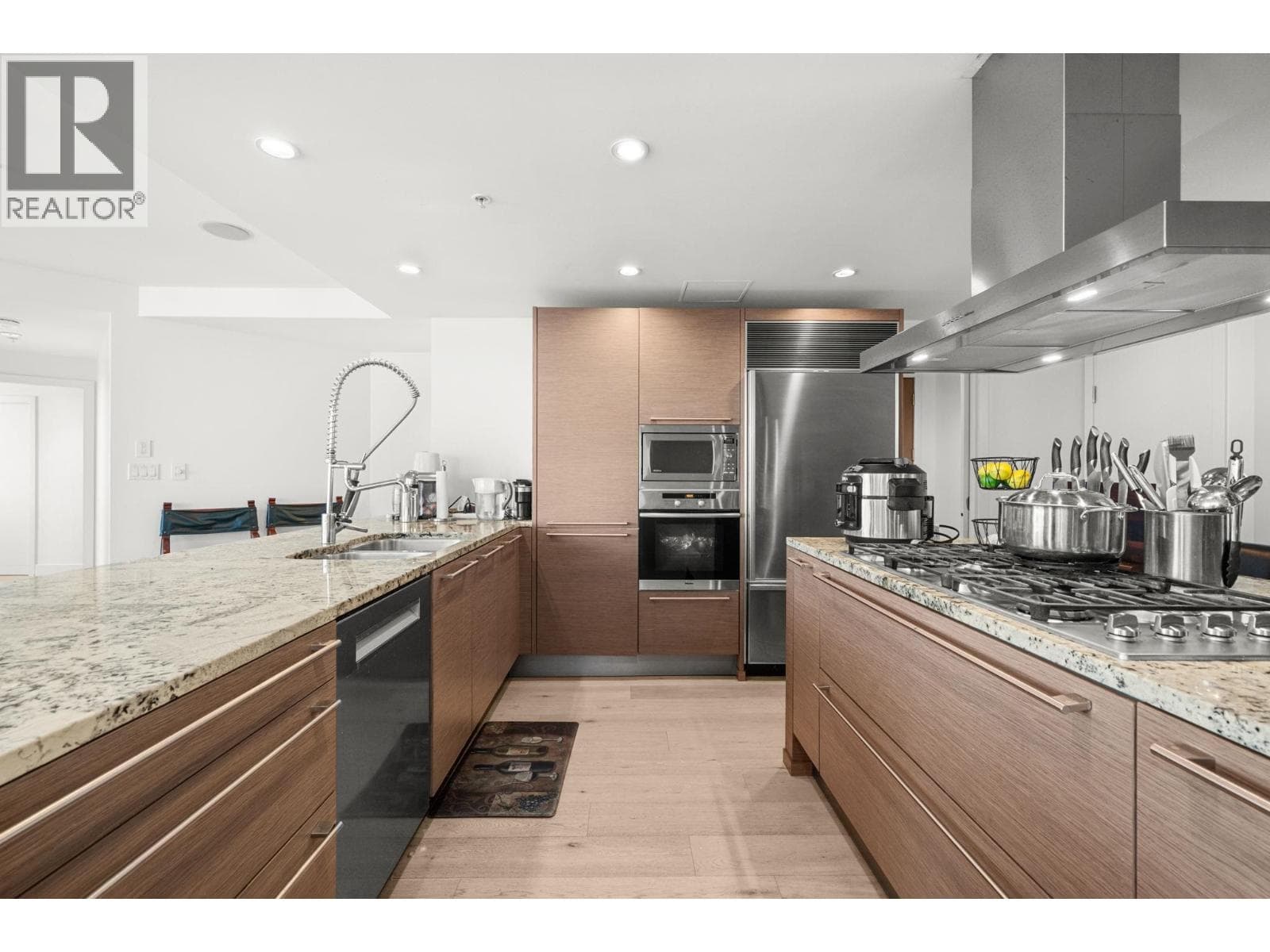 3001 1111 ALBERNI STREET photo 2