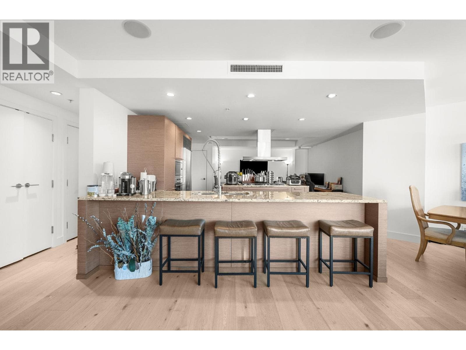 3001 1111 ALBERNI STREET photo 4