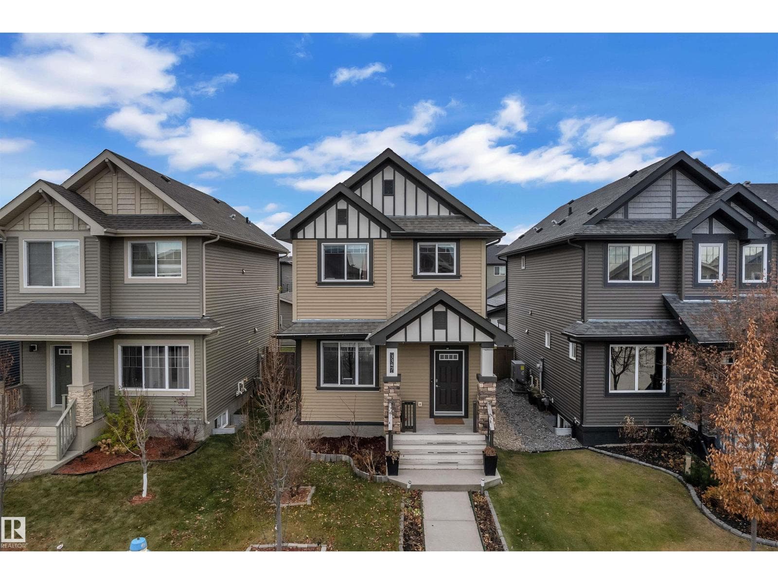 3 bed 3 bath single family at 3347 Weidle WY SW — $445,000