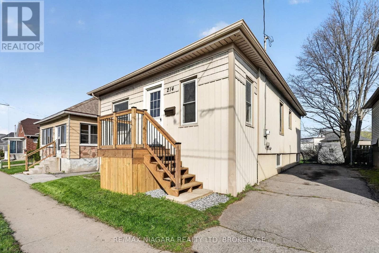 214 NIAGARA STREET photo 2