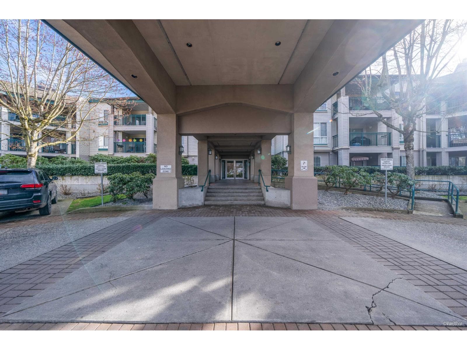 204 19528 FRASER HIGHWAY photo 2