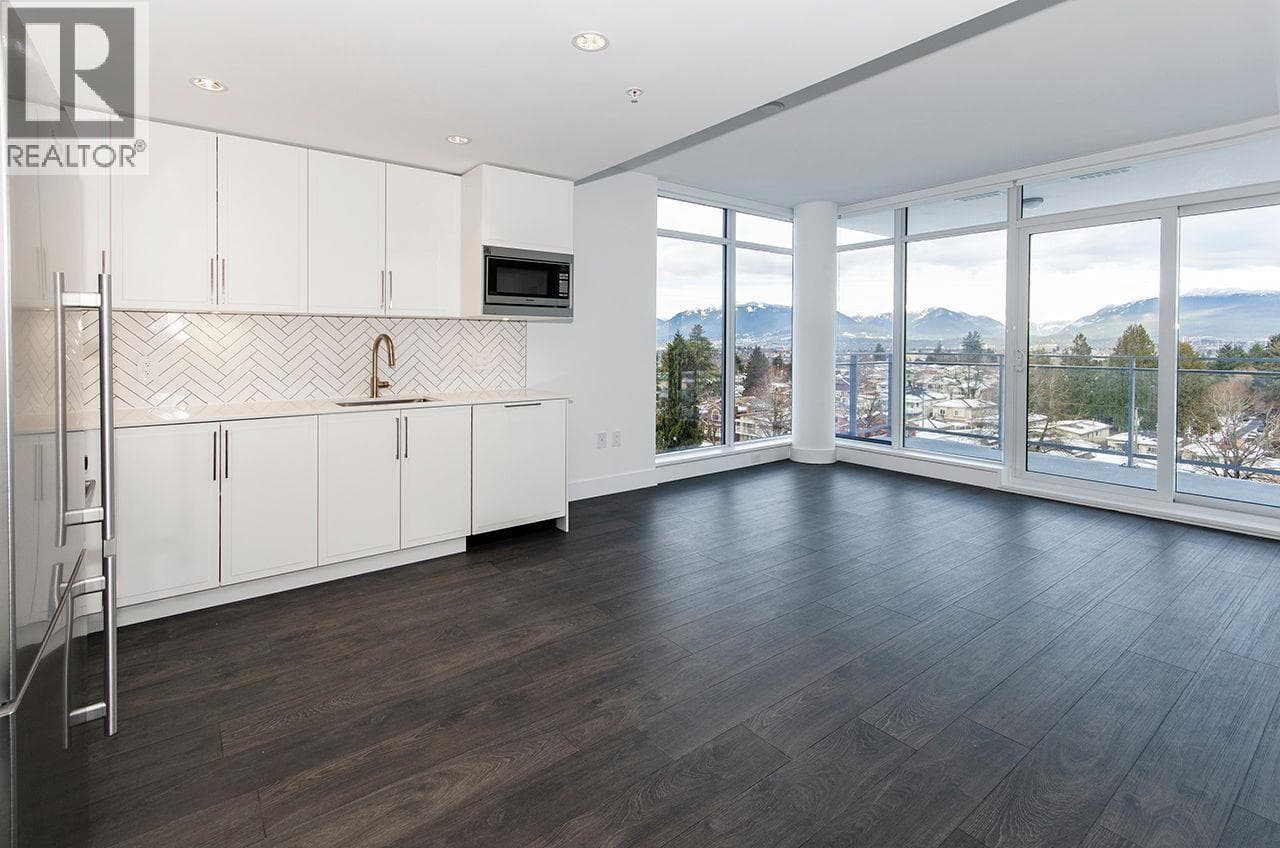 808 2435 KINGSWAY STREET photo 2