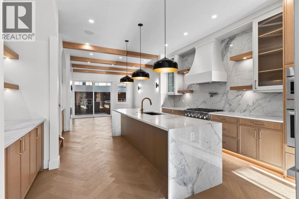 909 36 Street NW photo 3